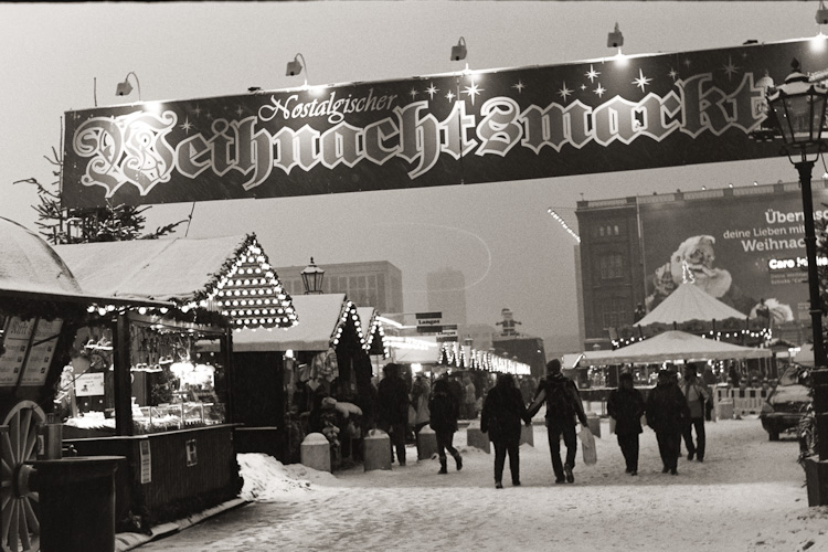 Weihnachtsmarkt an der Oper